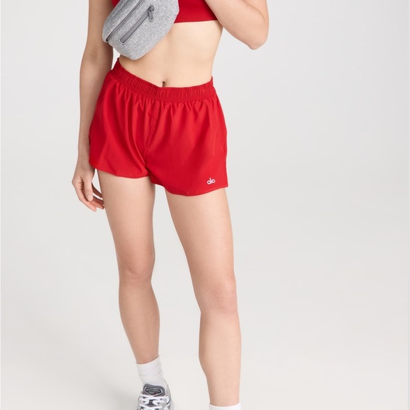 Alo Yoga stride shorts red size xs - Picture 3 of 9